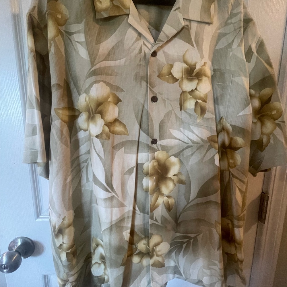 Tommy Bahama Olive Floral Button Down Shirt XL Hawaiian 100% silk